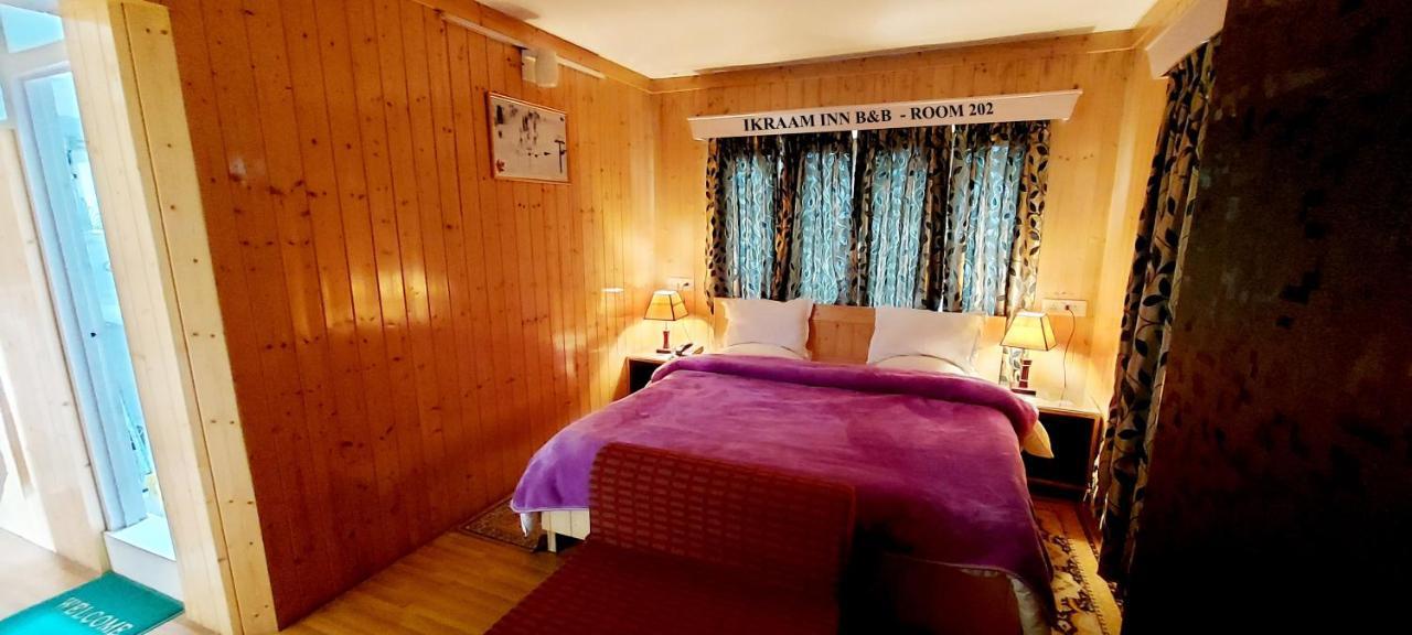 Ikraam Inn Bed & Breakfast Сринагар Экстерьер фото