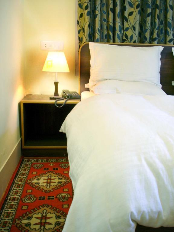 Ikraam Inn Bed & Breakfast Сринагар Номер фото