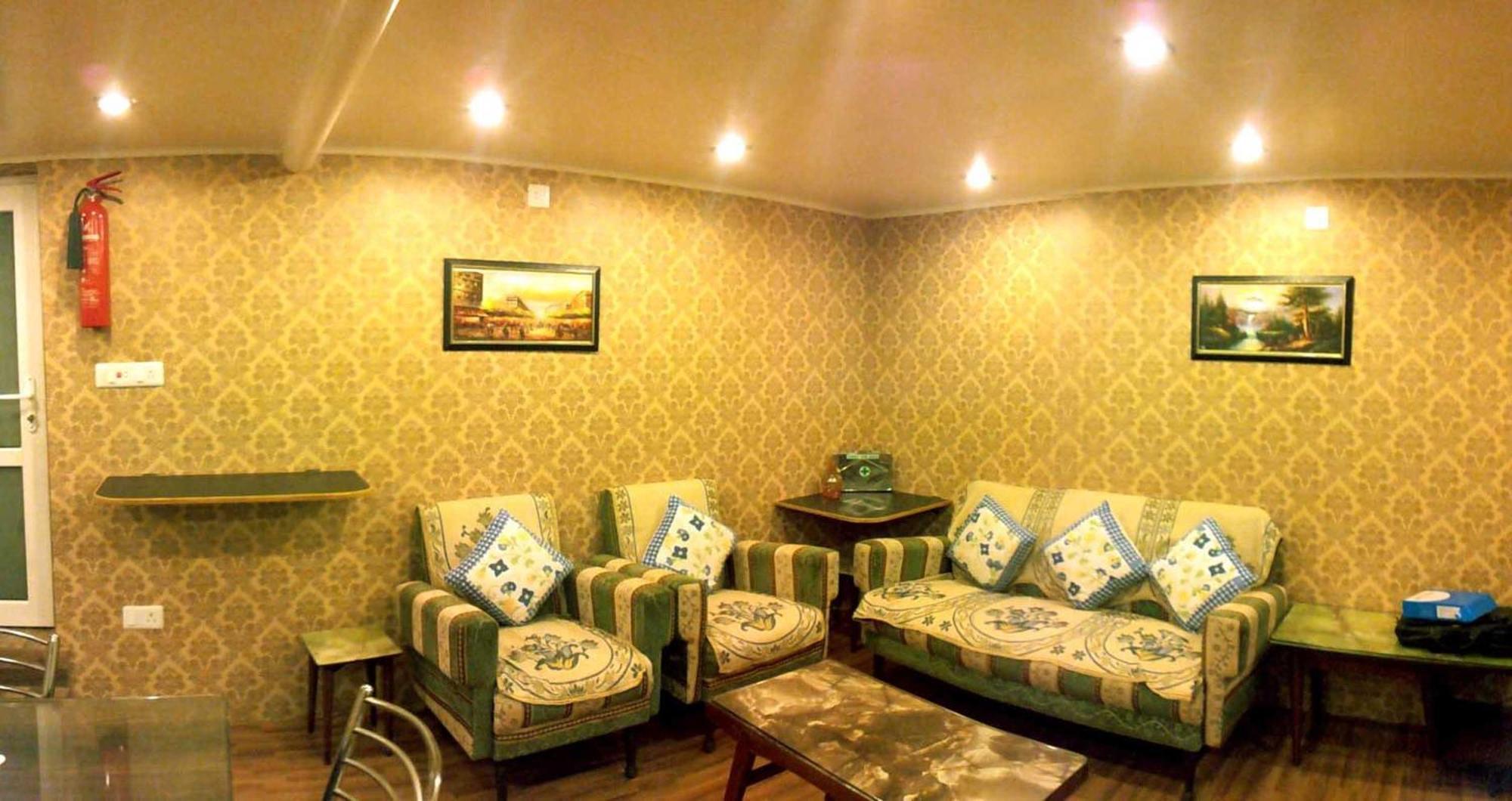 Ikraam Inn Bed & Breakfast Сринагар Экстерьер фото
