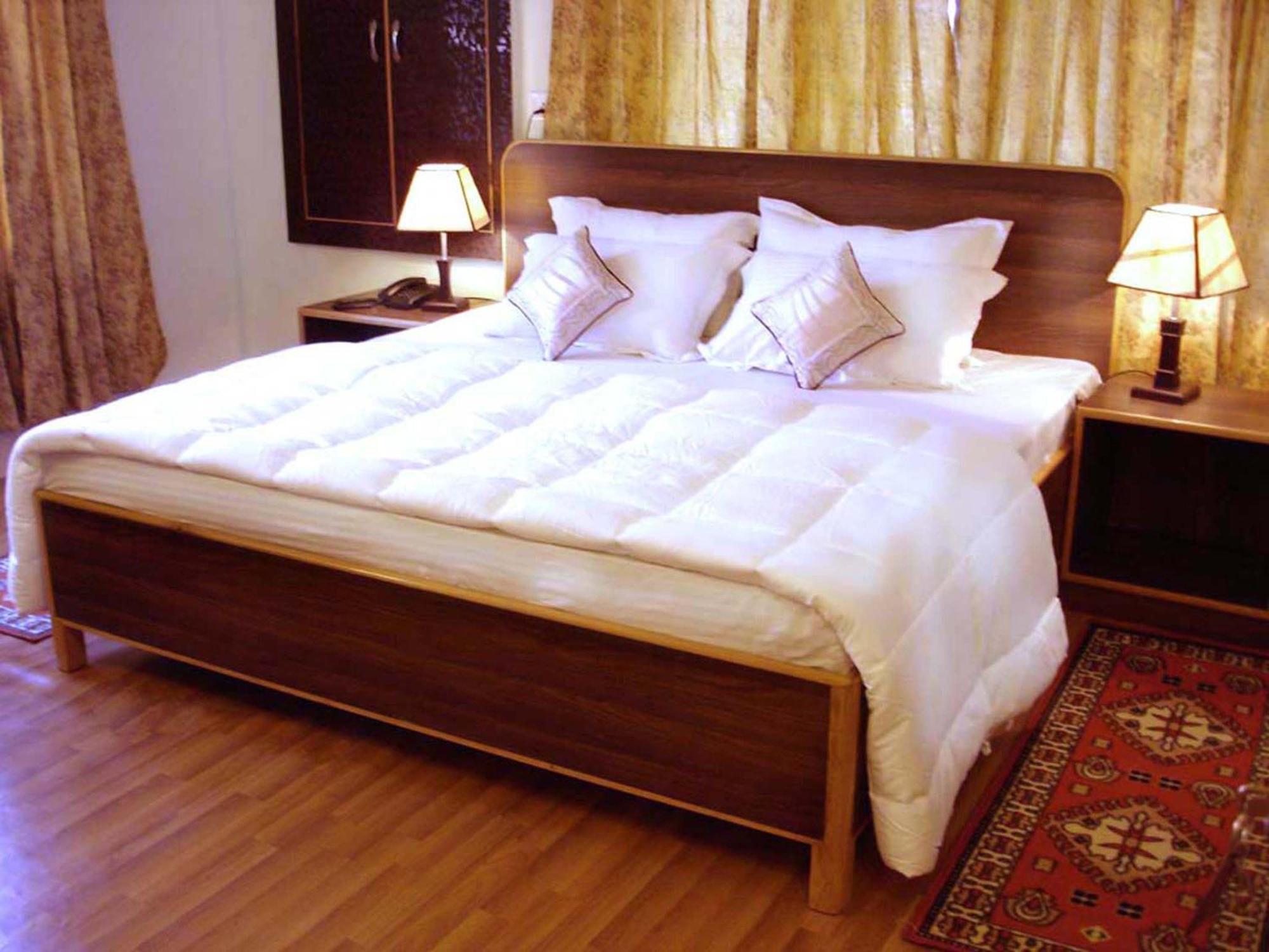 Ikraam Inn Bed & Breakfast Сринагар Экстерьер фото
