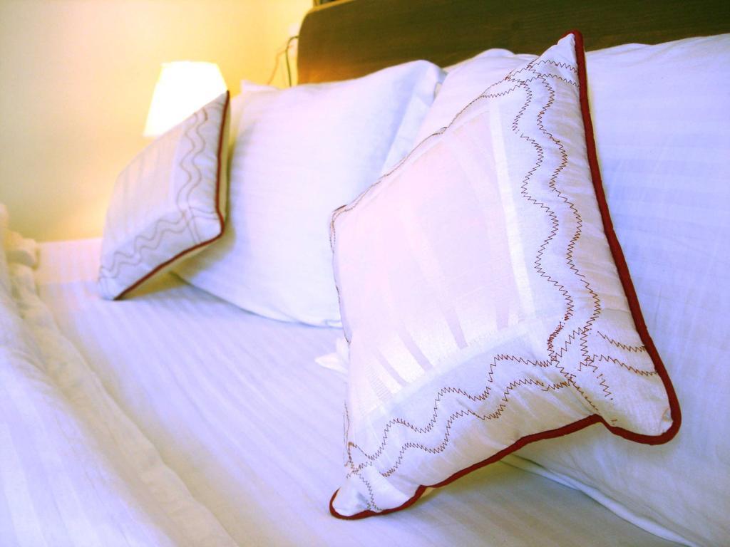 Ikraam Inn Bed & Breakfast Сринагар Экстерьер фото